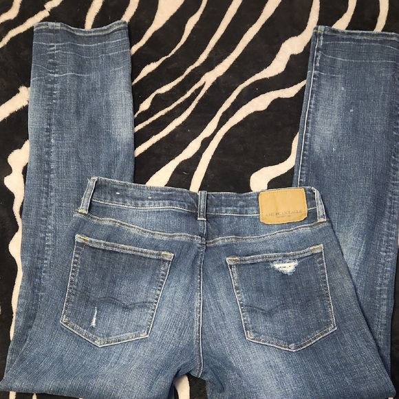 American Eagle Outfitters Men's Distressed Blue Slim Straight Jeans - Picture 5 of 7